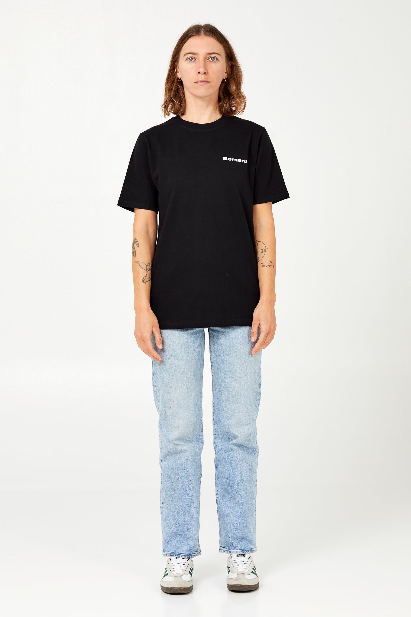 Camiseta Regular - Negra