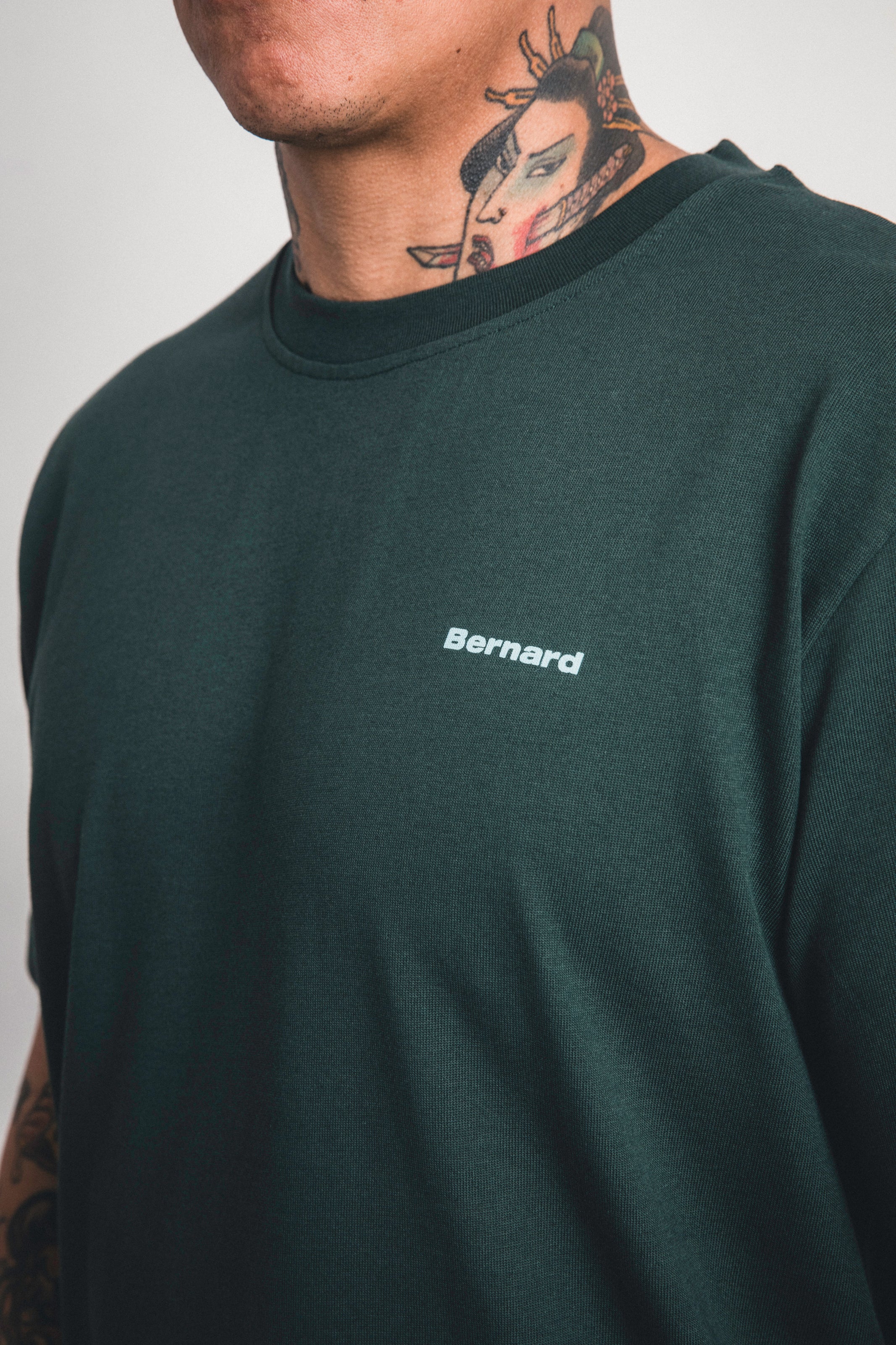 Camiseta Regular Small Logo - Verde Oscuro