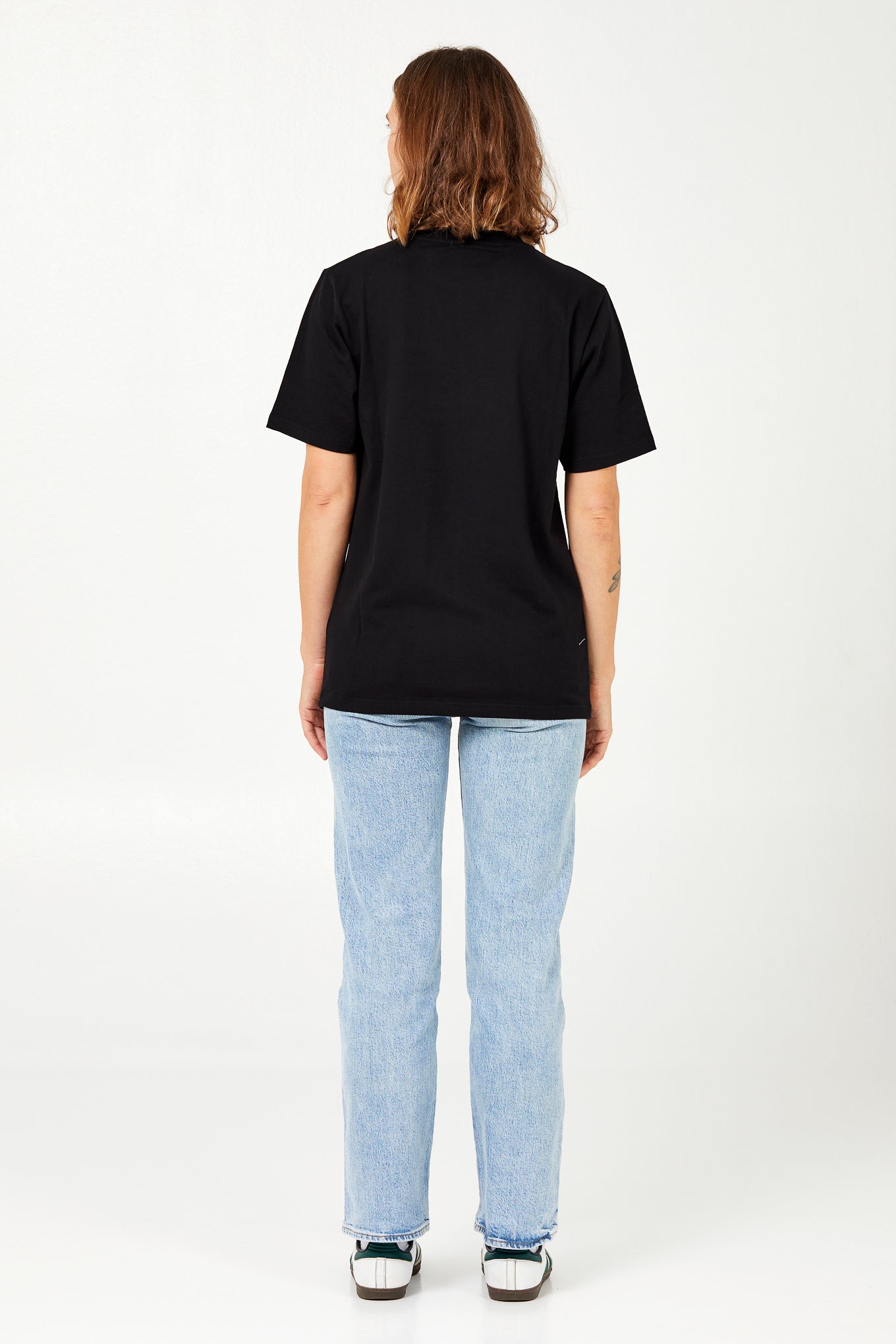 Camiseta Regular - Negra