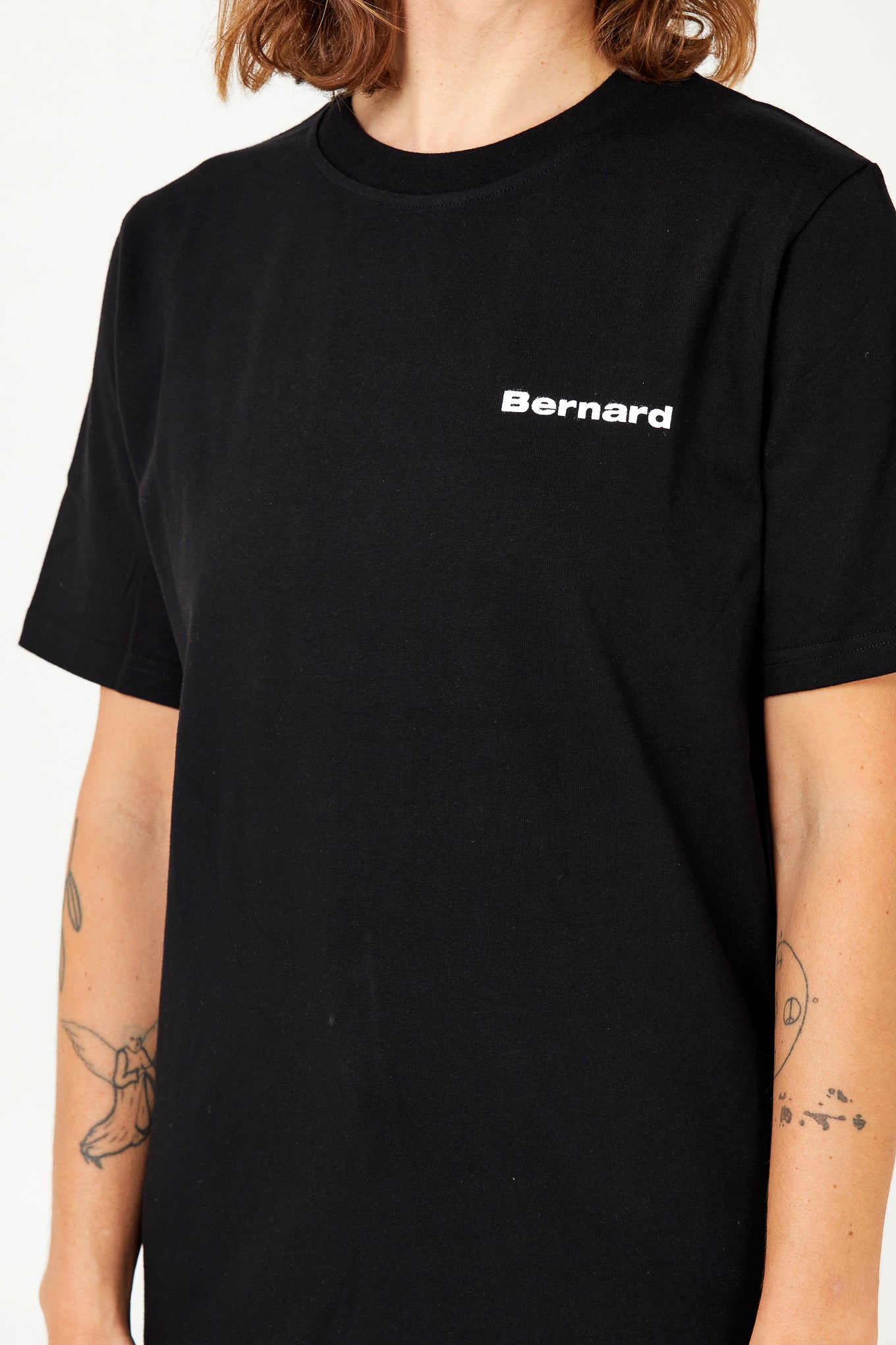 Camiseta Regular - Negra