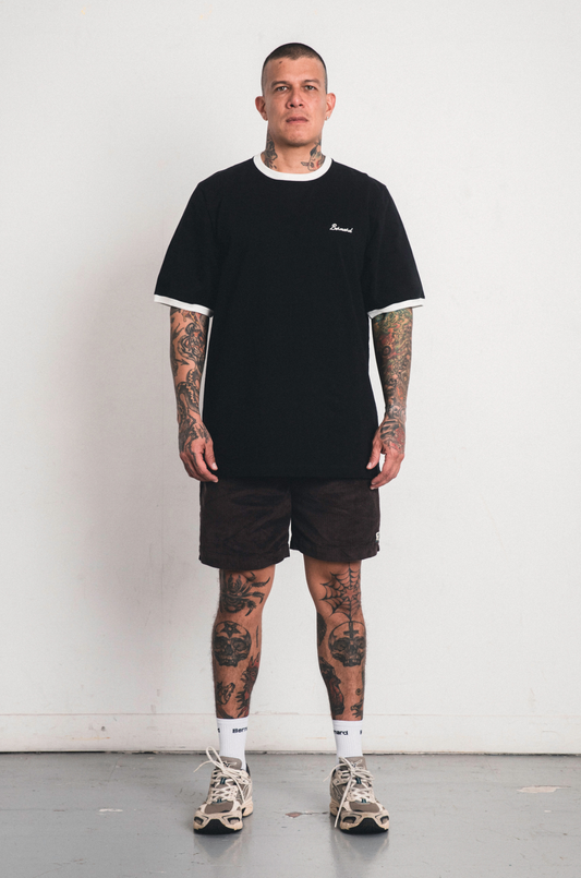 Camiseta Regular Classic - Negra