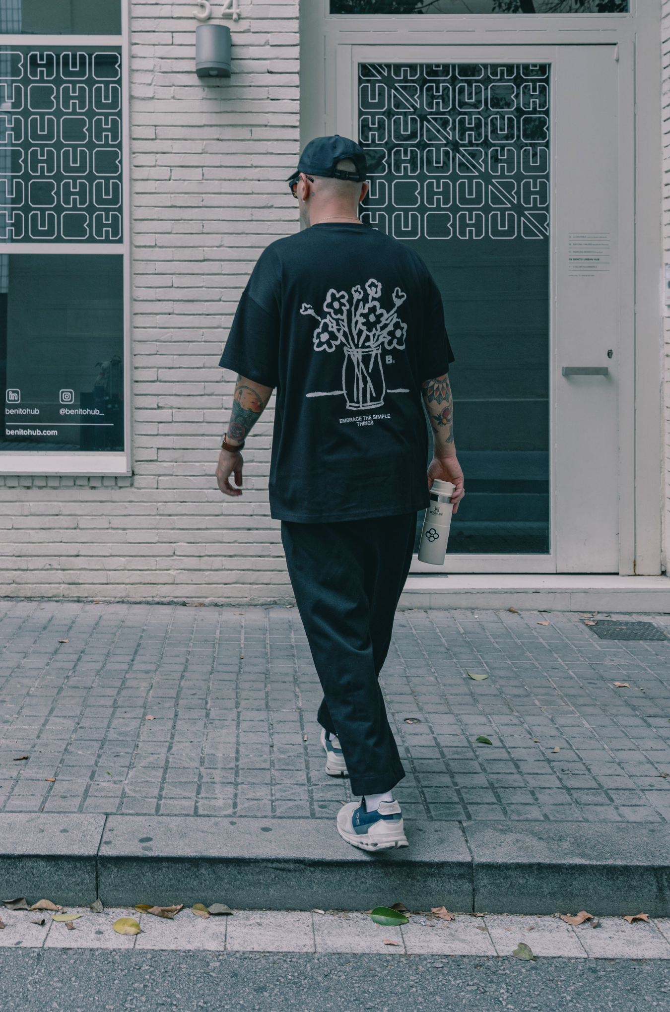 Camiseta Oversize Flowers - Negra